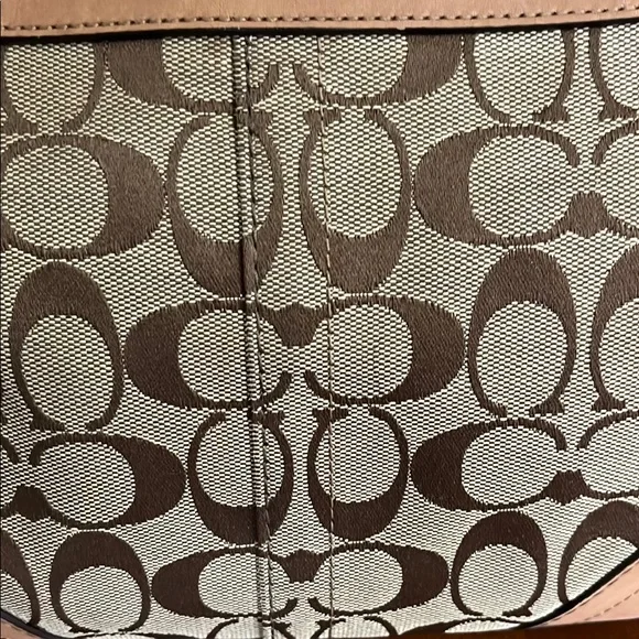 Coach Signature Monogram Shoulder Bag - Authentic - Picture 3 of 16